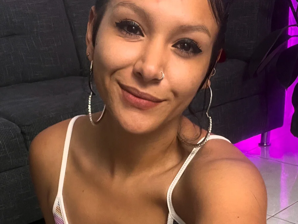 Lala-111's Offline XXX Chat