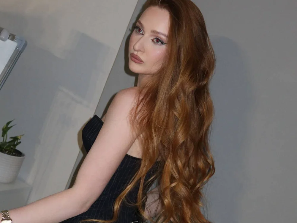 MayaJoseph's Offline Chat Room
