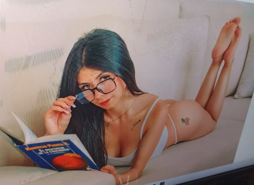 scarlet_fg's Offline Chat Room