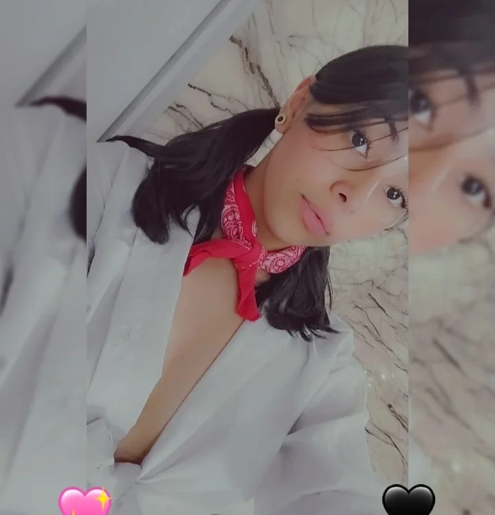 zoe_cereza_v_'s Offline XXX Chat