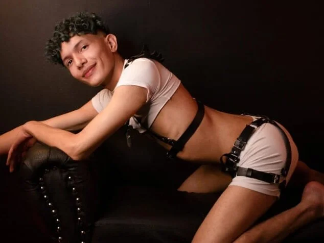 Chatroom XXX hors ligne de Im_Alejo