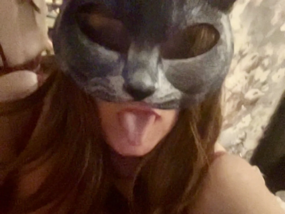 Sheena123hot offline chatrum