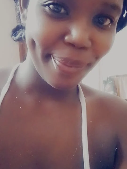 CurvyGoddess- offline XXX-chat