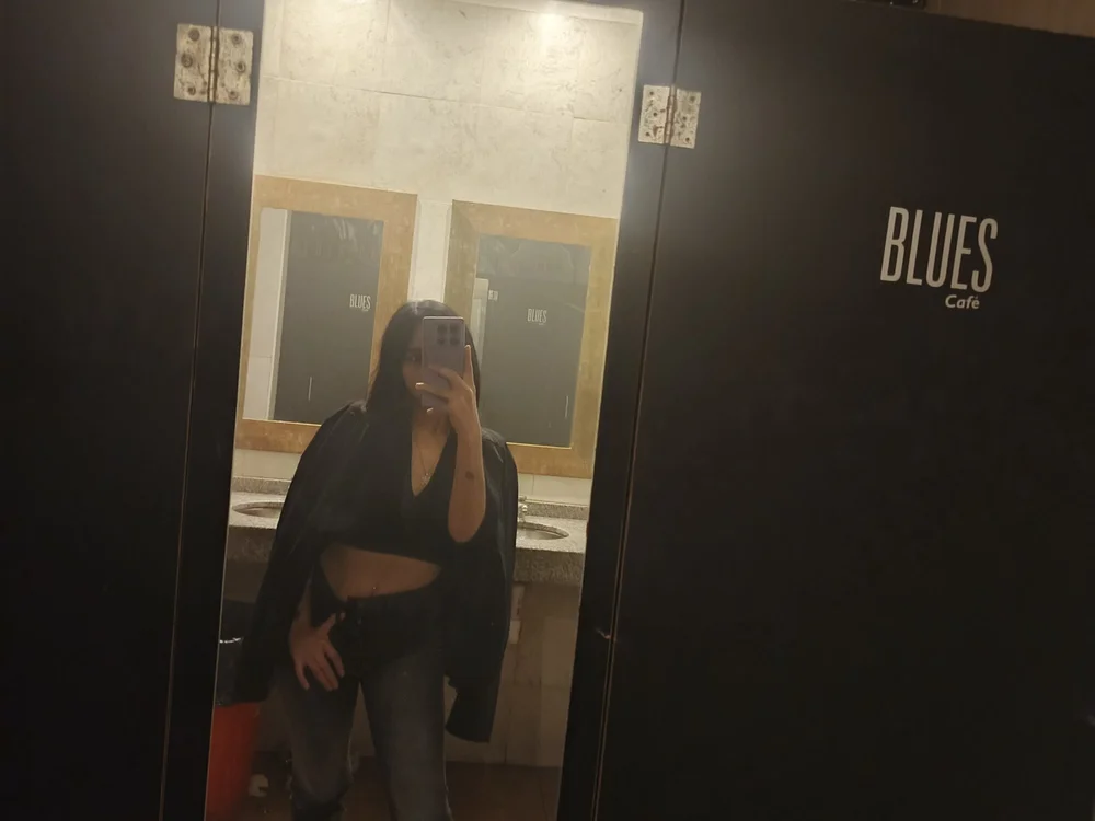 valentinaahorny's Offline Chat Room