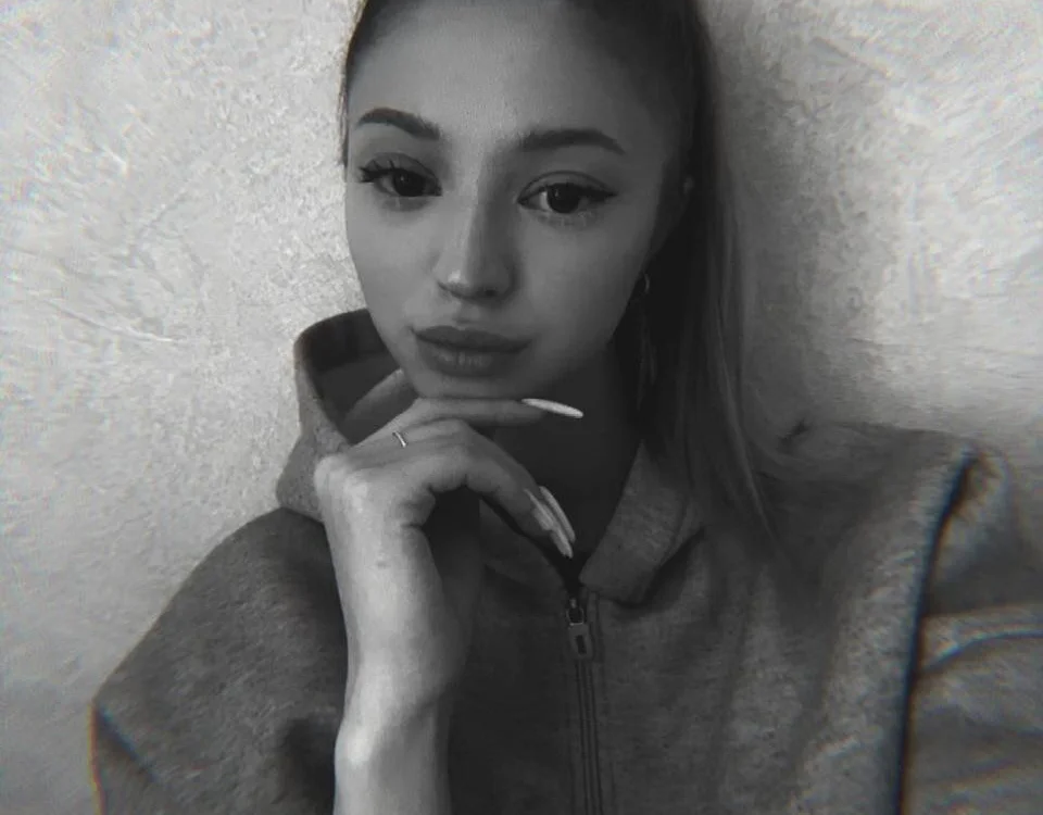 EleneColeson's Offline XXX Chat