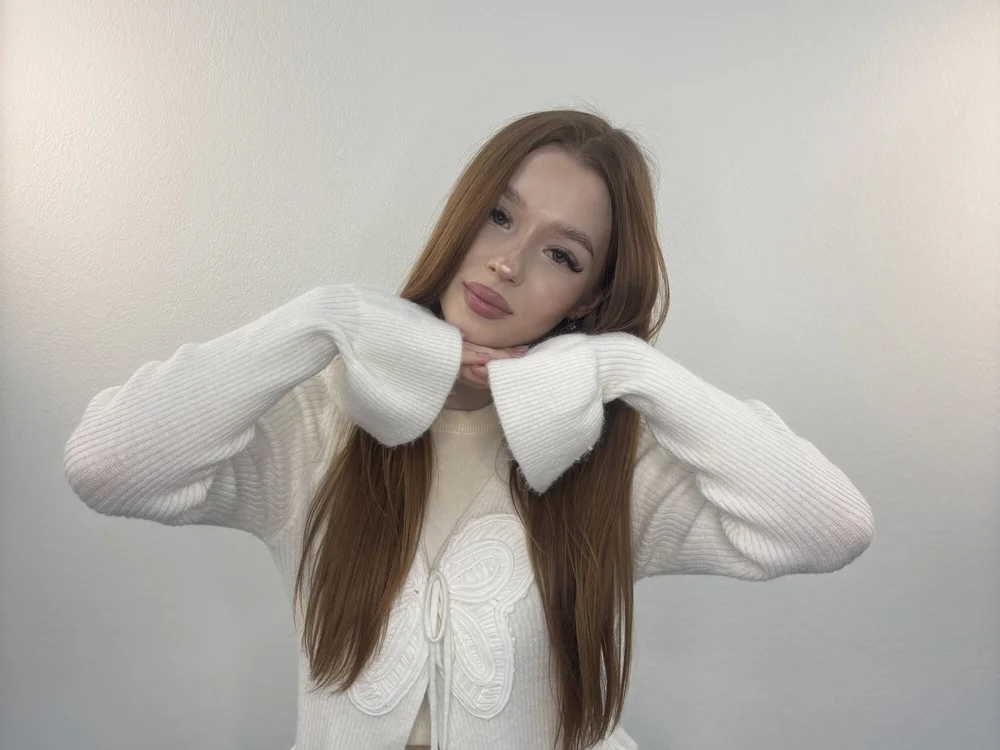 LeoniaBrowne offline chatrum