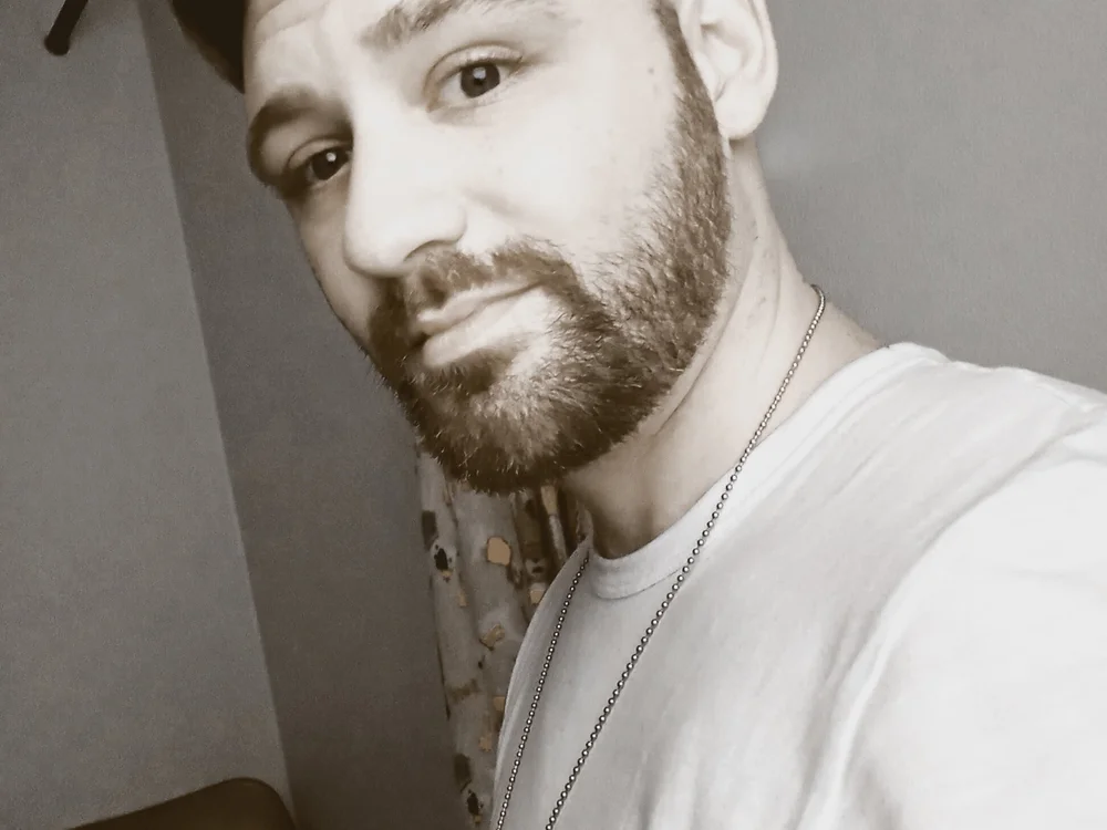 mcwillied1 Offline XXX-chat