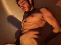 ThickDickDaddy_95 Adlı Modelin Canlı XXX Sohbeti