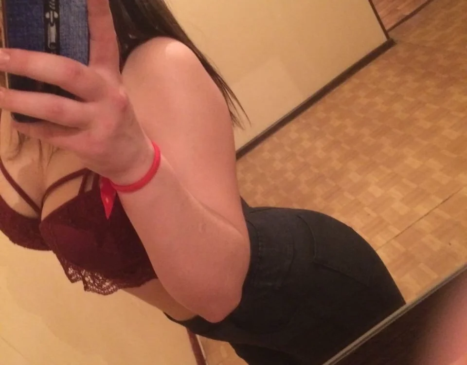 Allyson_Clair's Offline XXX Chat