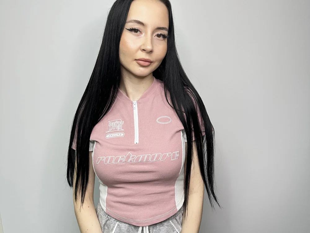 LeilaChing's Offline Chat Room