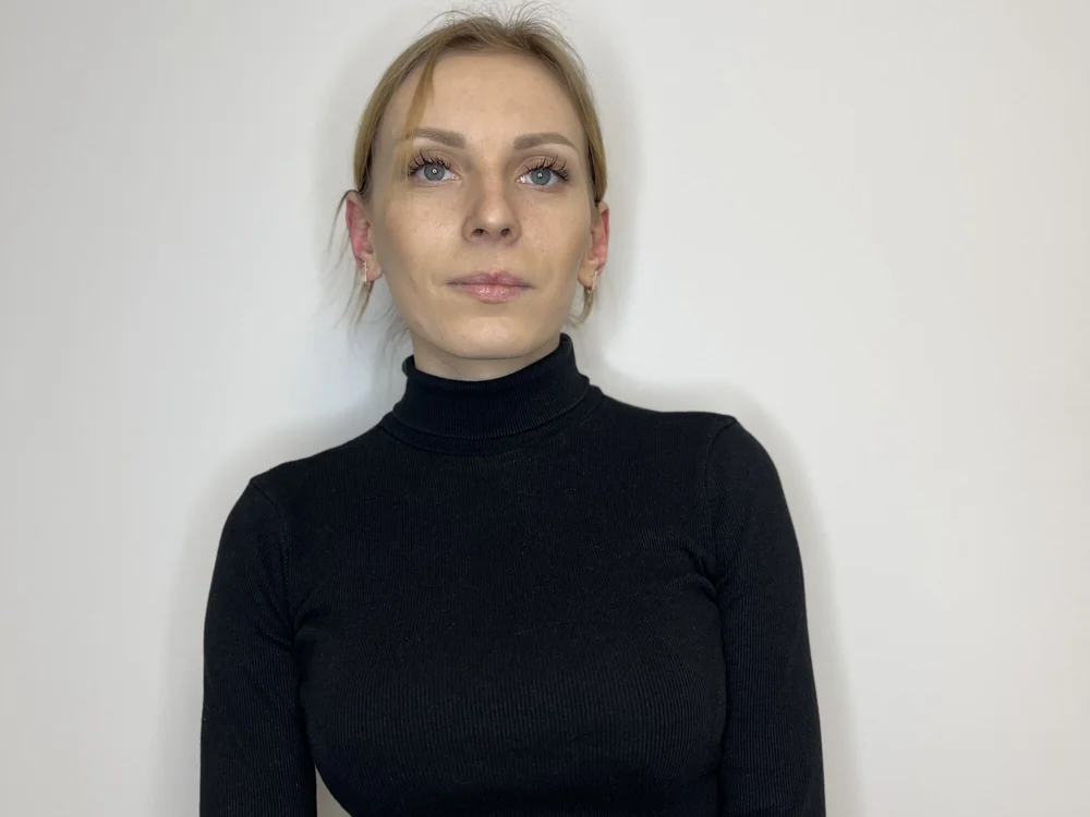 AdeleMilIer's Offline Chat Room