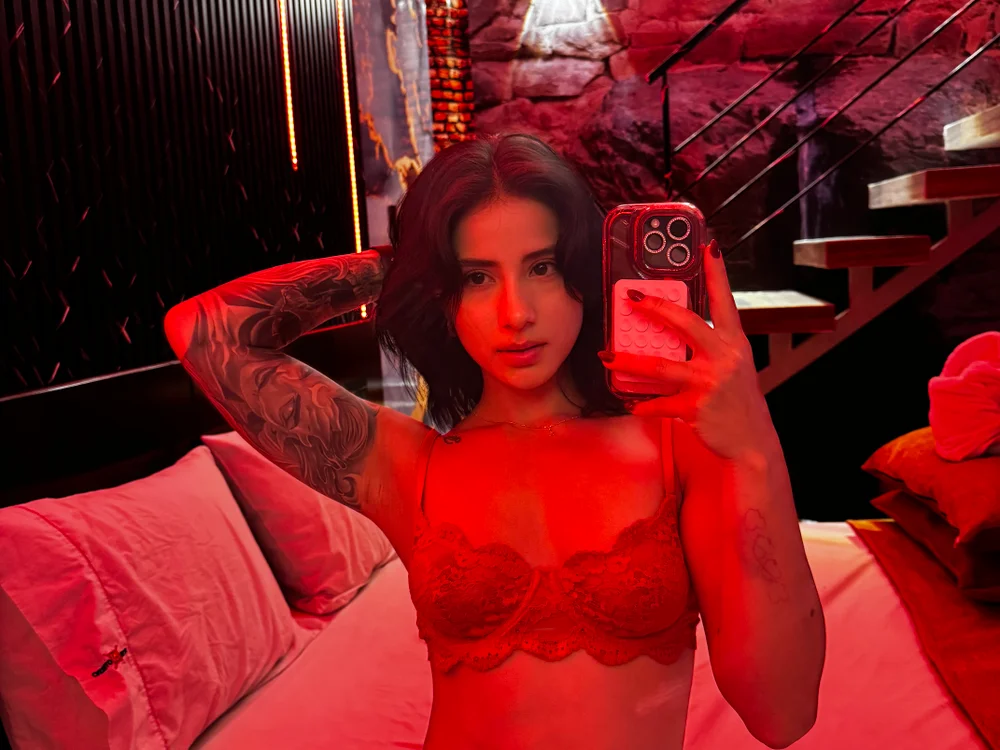 Ale_Lewis Chat XXX in diretta