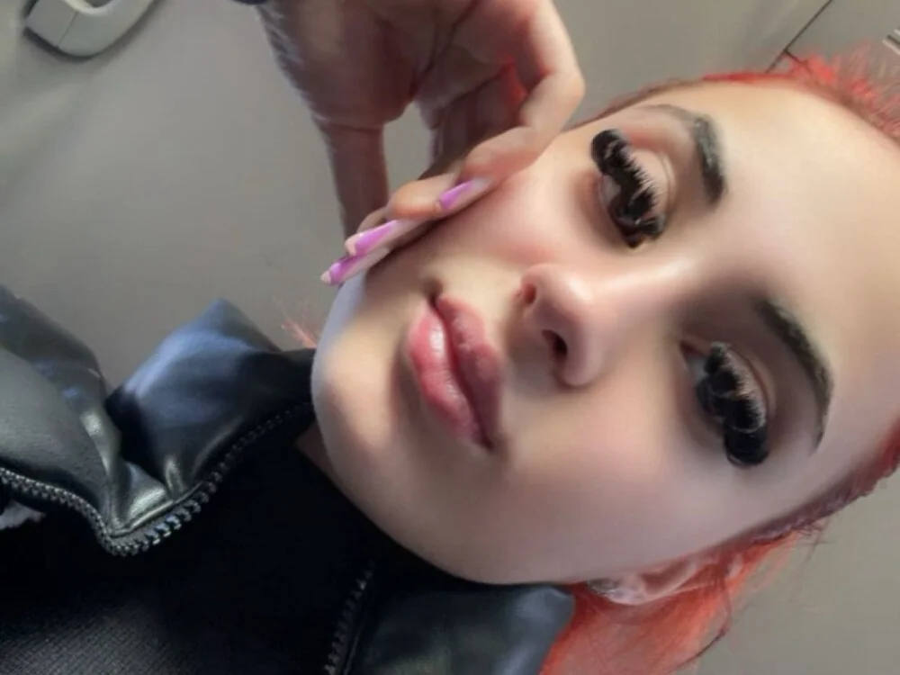 AdelineRedn Offline XXX chat