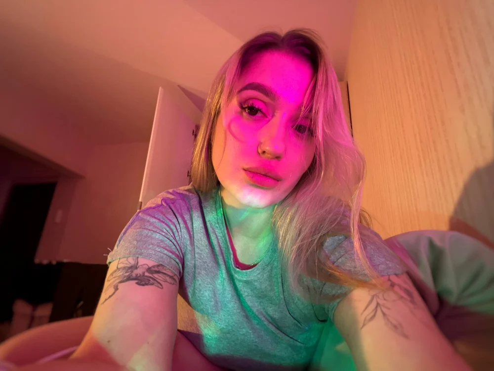 Angel_Ivory's Offline XXX Chat