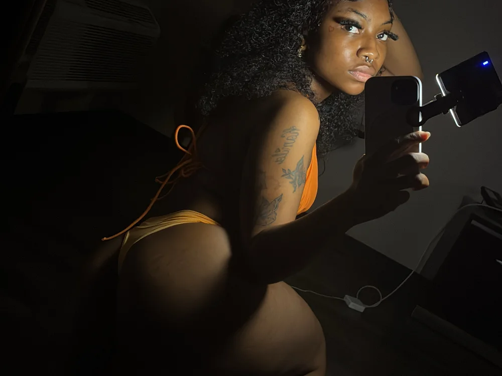 Cocochanel4567's Offline XXX Chat