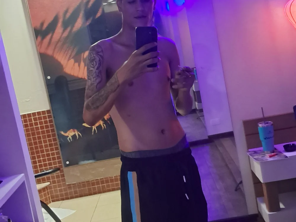 Lucas0dz99 offline chatrum