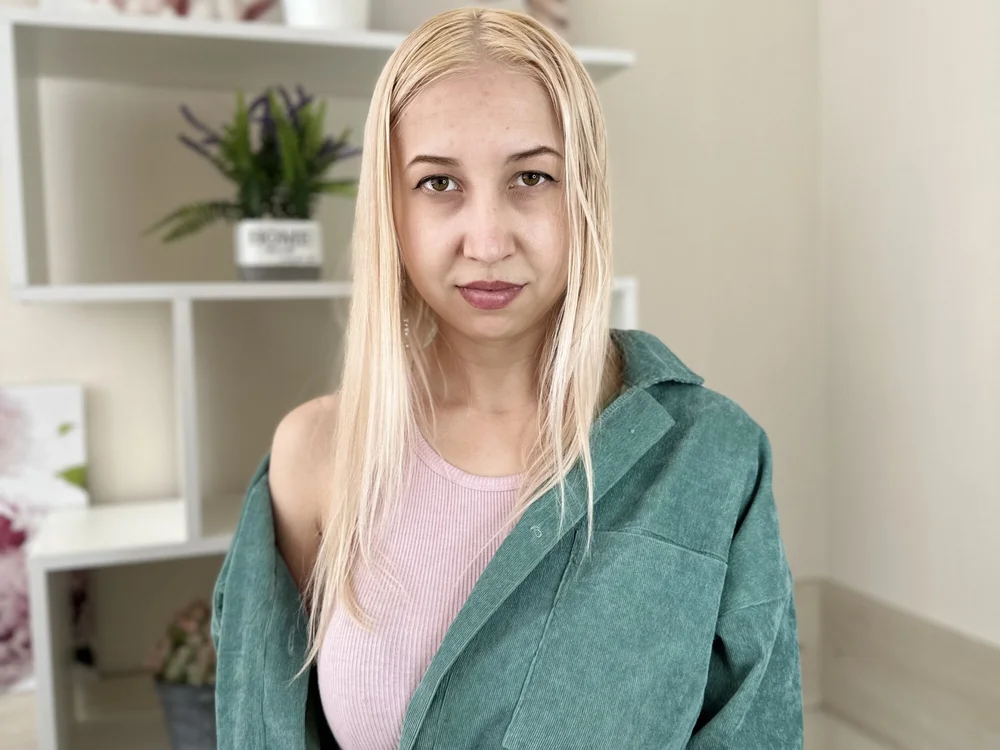 HenriettaGee's Offline Chat Room
