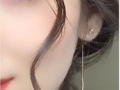 shahinaz-123 on StripChat