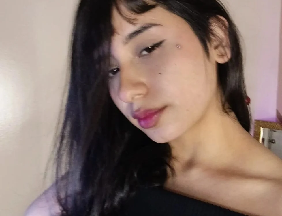 allyssa_bellini_s Adlı Modelin Çevrimdışı XXX Sohbeti