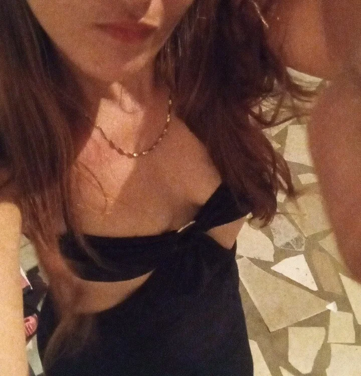 Offline chatovací místnost Chiqui_Hot12