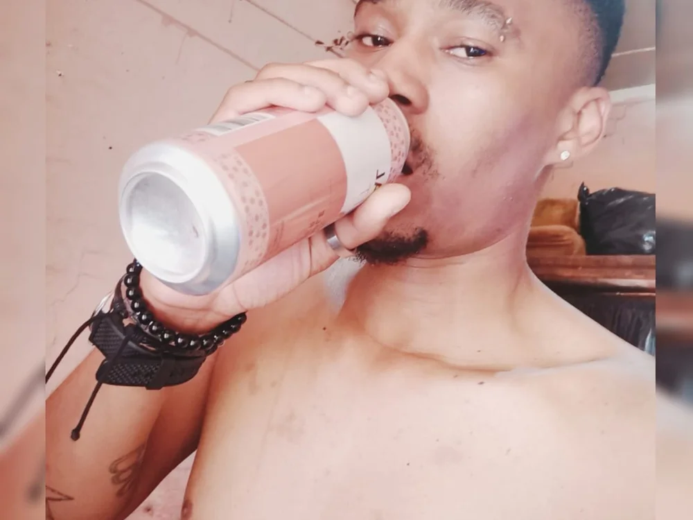 YellowBoneDick20xxx's Offline XXX Chat