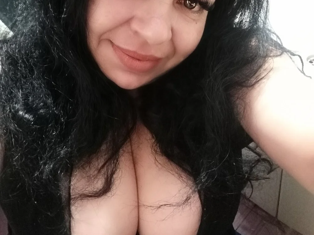 LinaLoverxs' Offline XXX Chat