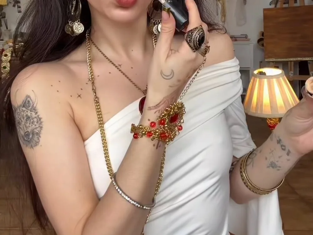 lolasohot972's Offline XXX Chat