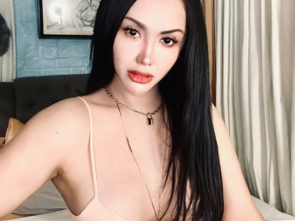 QueenDomCumm: офлайн-секс-чат