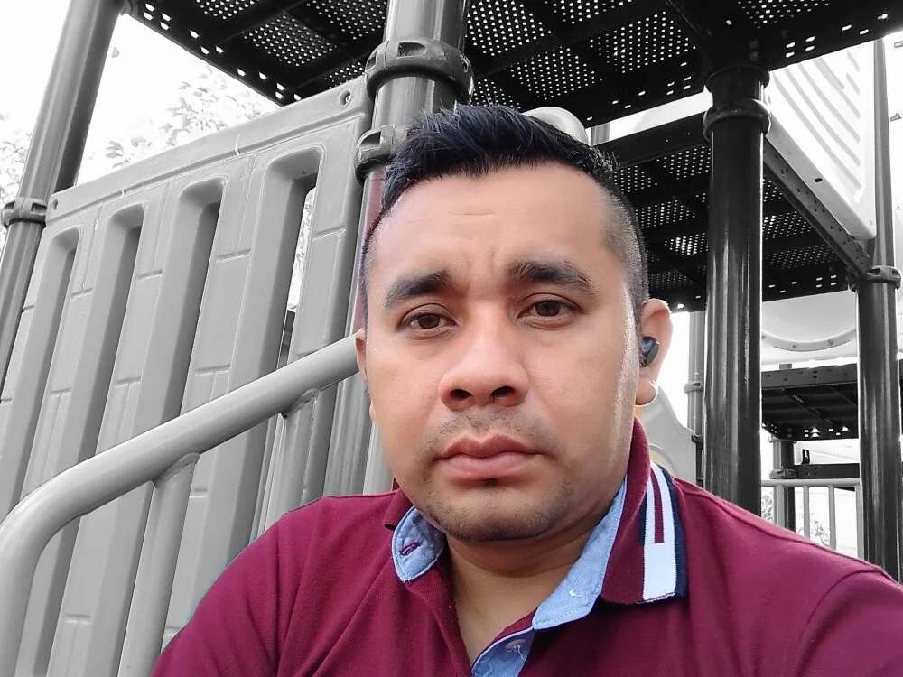 Guille_24_'s Offline XXX Chat