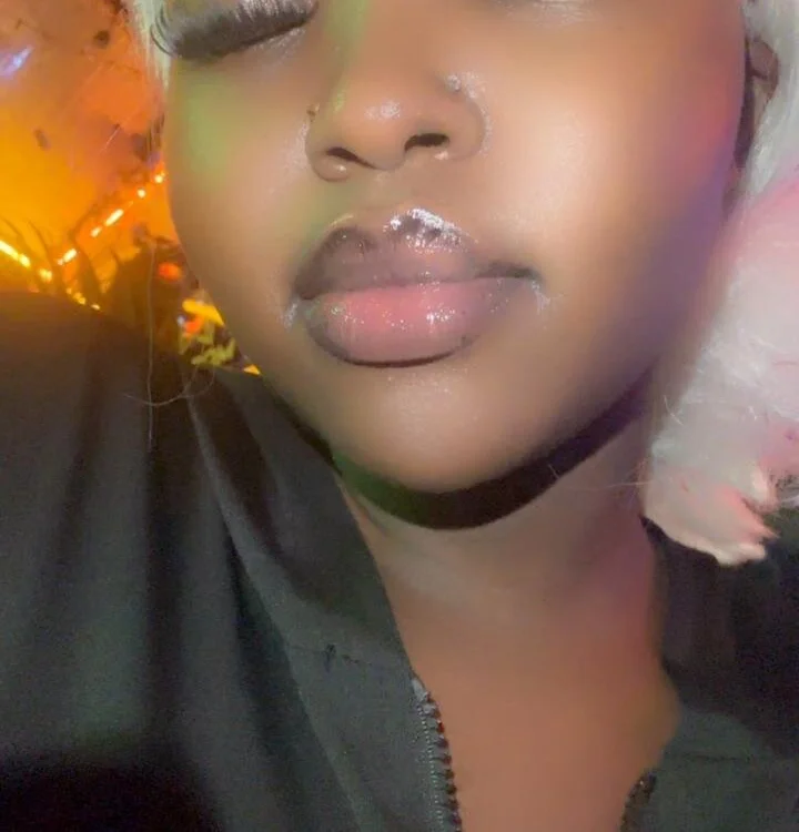 Offline XXX chat sweetcardi