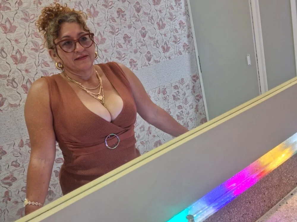 evelin_hott's Offline XXX Chat