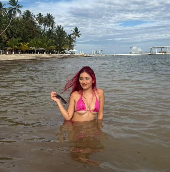 babyy_ariel_'s Offline XXX Chat