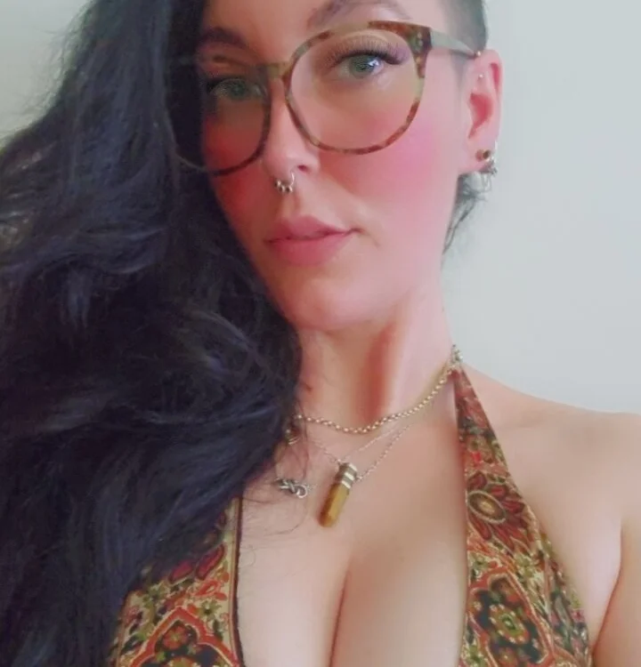 ariel_reign's Offline Chat Room