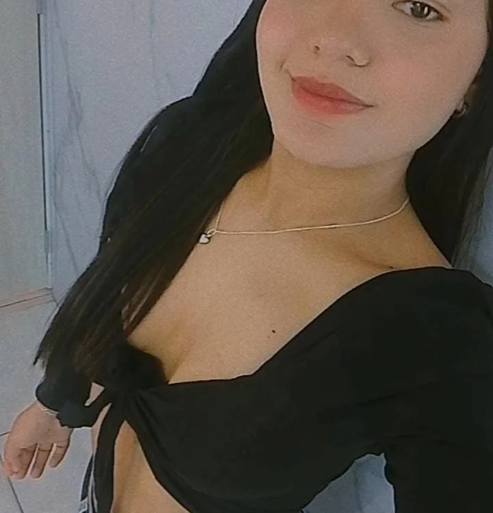 thalia_ruby_sub's Offline Chat Room