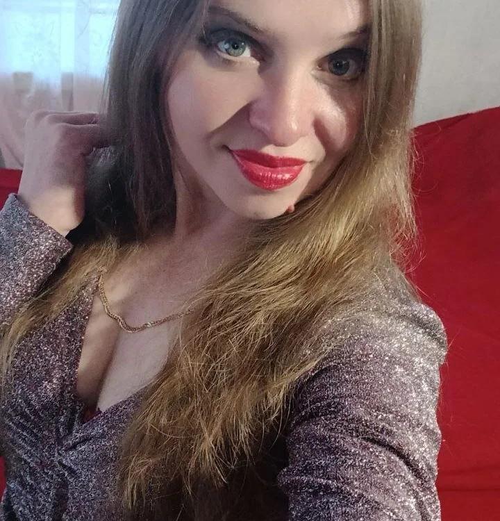 Anyta_lo's Offline Chat Room