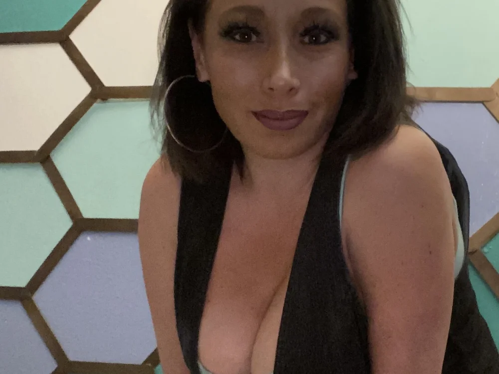 laylastarz's Offline Chat Room