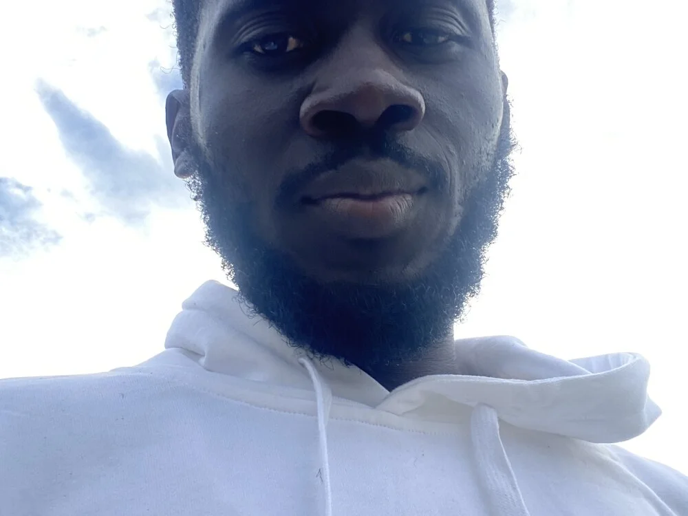 دردشة CoverBoyChris الجنسية دون اتصال