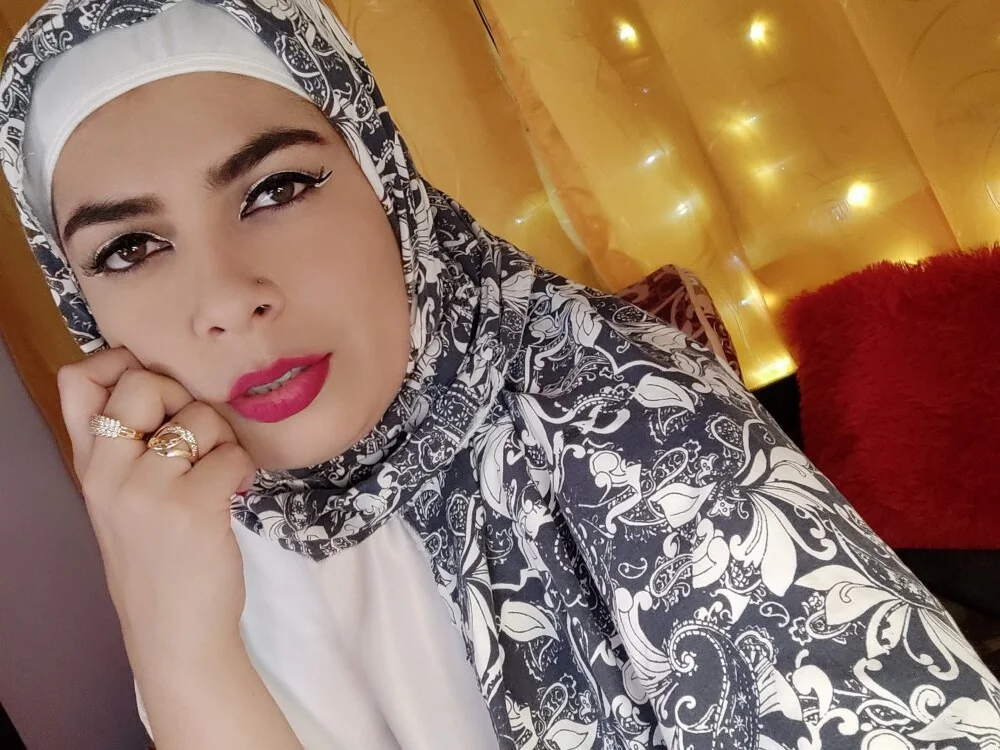 Emira_falak's Offline XXX Chat