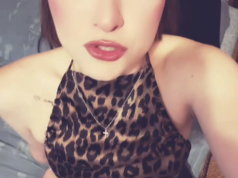 JackiStrum Chat XXX offline