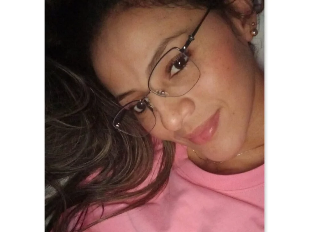 Bleydys Adlı Modelin Çevrimdışı Sohbet Odası