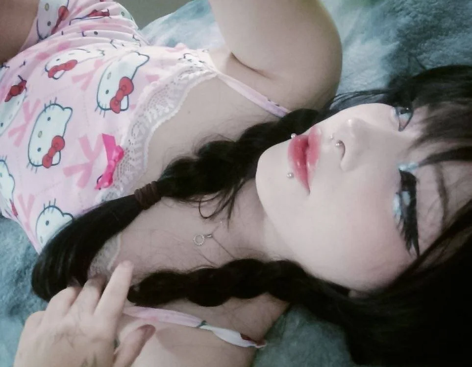 Cuddly_Kitten_ Chat XXX offline