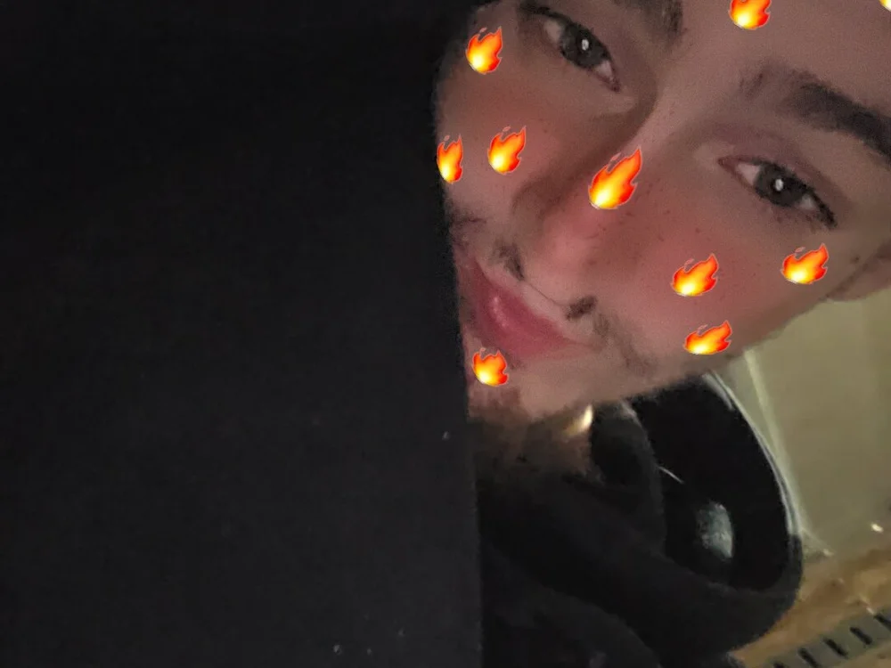 feelyouup's Offline XXX Chat