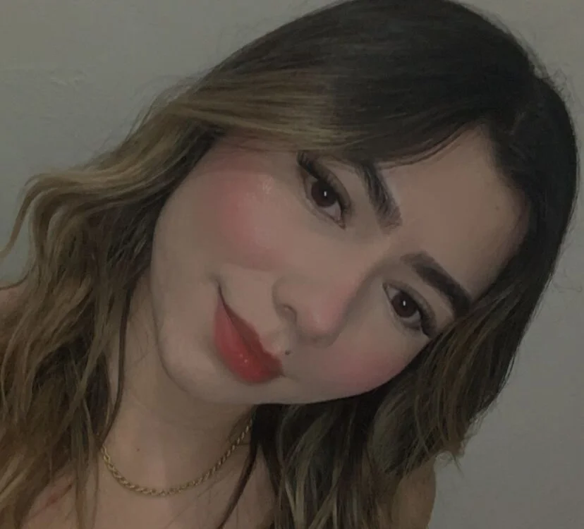 emi_bloom's Offline XXX Chat