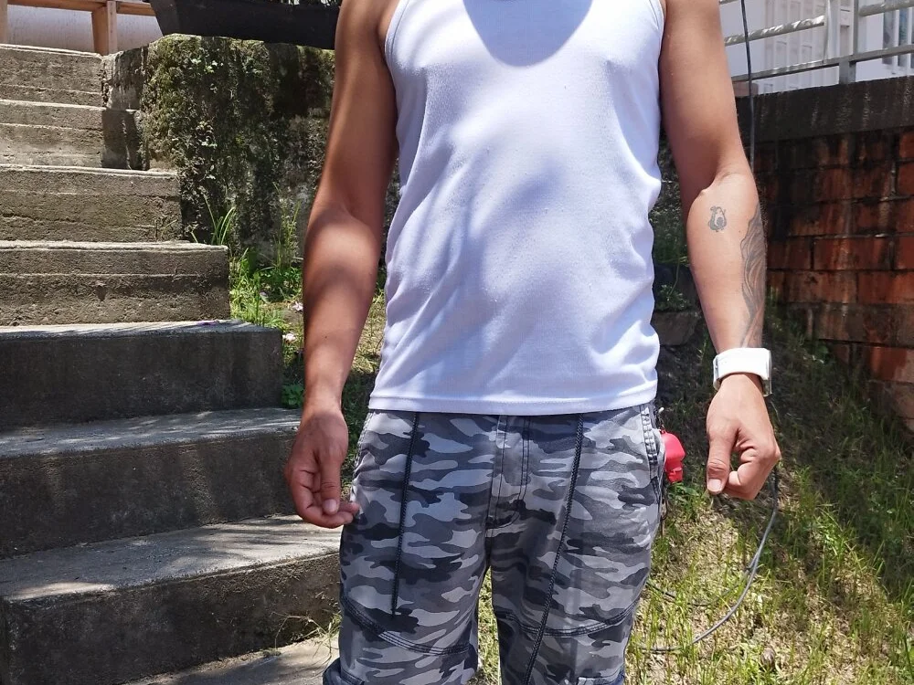 Jhota_B's Offline XXX Chat