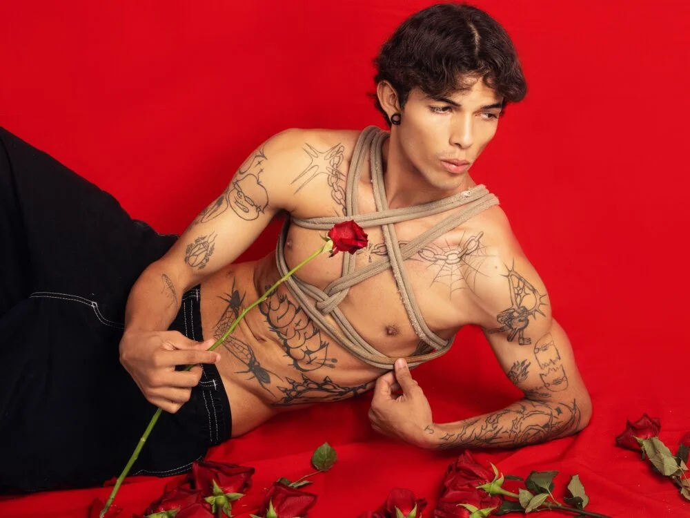 Enzo_Hunter's Offline XXX Chat