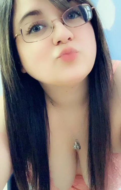 thickandcurvyy's Offline XXX Chat
