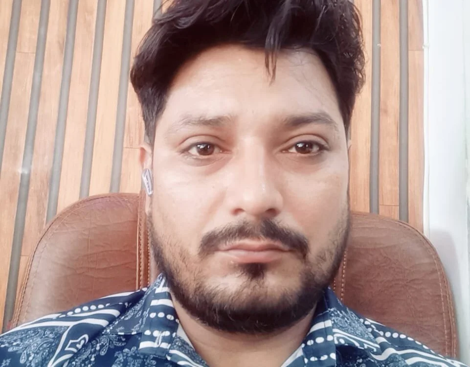 Chatroom XXX hors ligne de Saksham141219