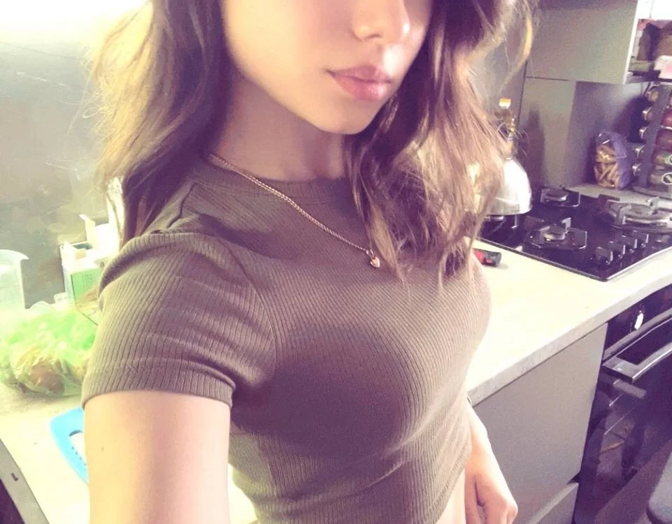 RuthieSaris Chat XXX offline