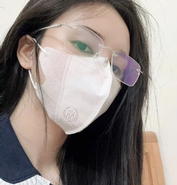 YIYI-ABCZ 離線 XXX 聊天