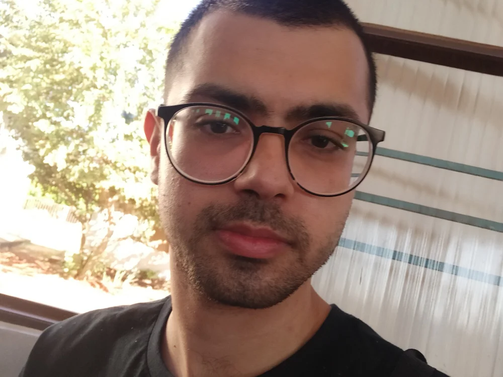 pau2314's Offline Chat Room